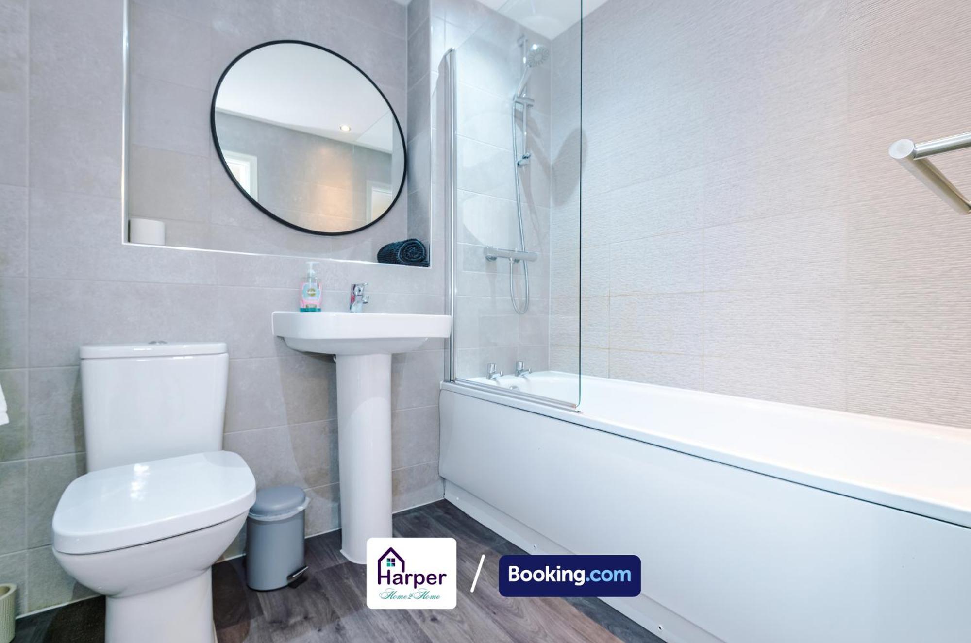 Prime Location 3 Storey By Harperletting Short Lets & Serviced Accommodation Chester With Driveway Long Or Short Stays Hough Green Экстерьер фото