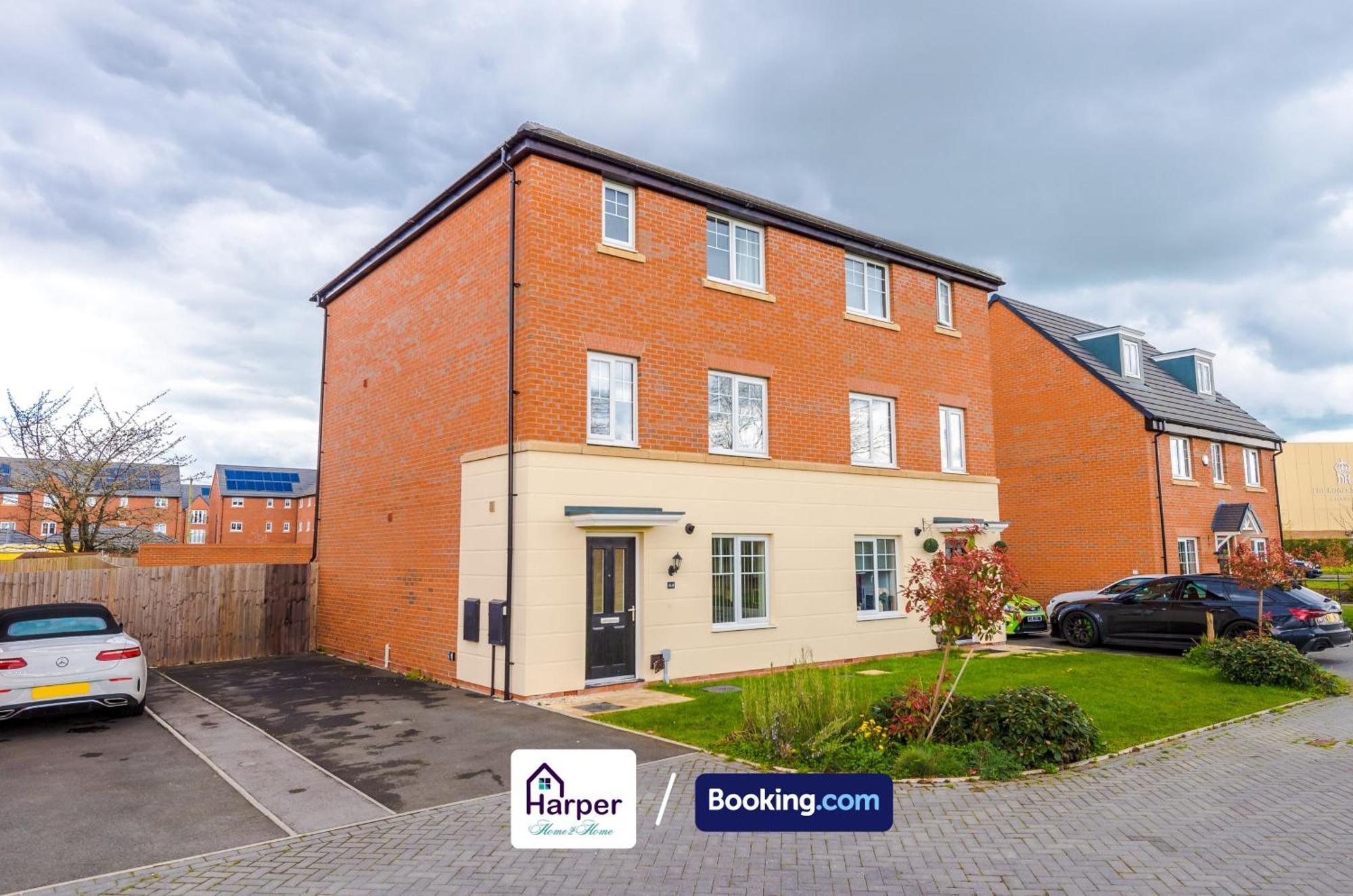 Prime Location 3 Storey By Harperletting Short Lets & Serviced Accommodation Chester With Driveway Long Or Short Stays Hough Green Экстерьер фото